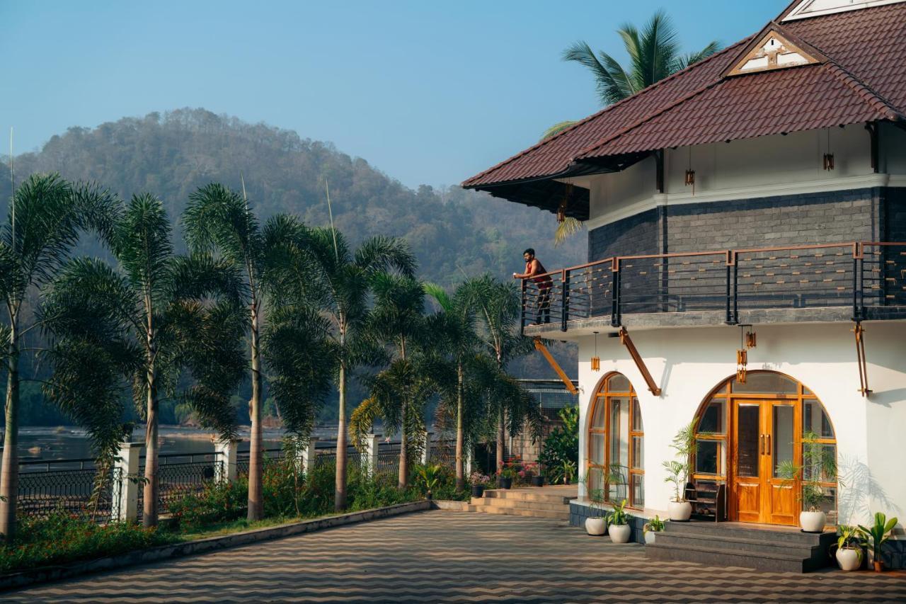 La Cascade Resort Athirappilly Bagian luar foto