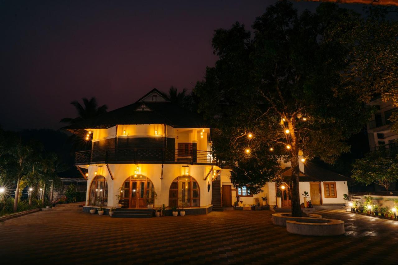 La Cascade Resort Athirappilly Bagian luar foto
